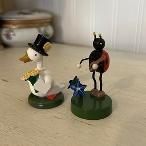 2 Erzgebirgische Germany wooden Ladybug + guitar & duck with hat flowers